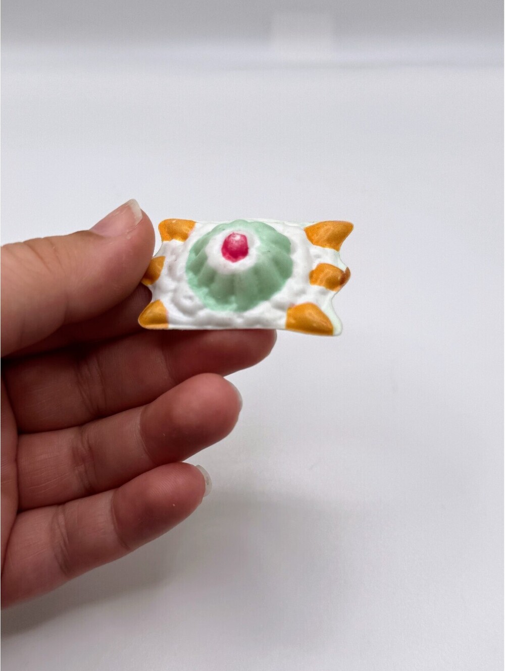 1:6 Scale Vintage Dollhouse Food Miniature Plastic Jello Mold Dessert Plate